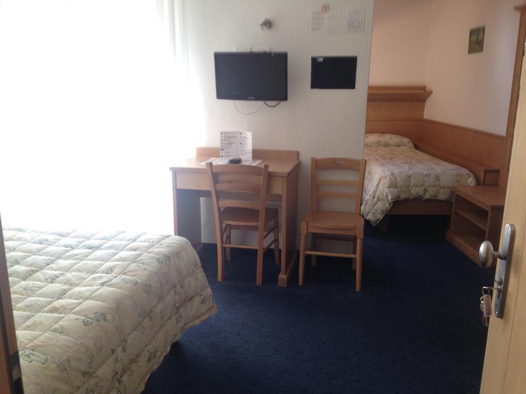 Liz Hotel & Apartments Predazzo Room photo